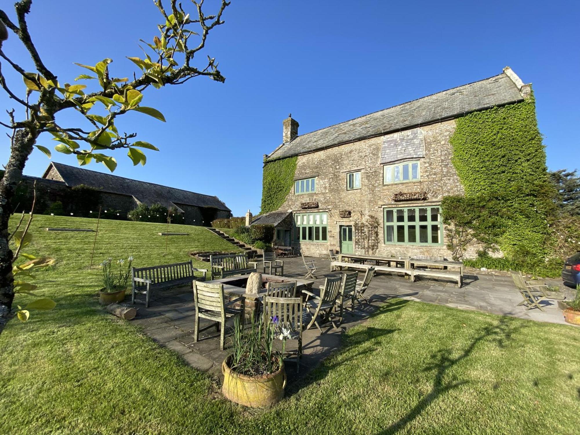 Ash Barton - Big Party House, No Curfew! Villa Wrafton Exterior photo